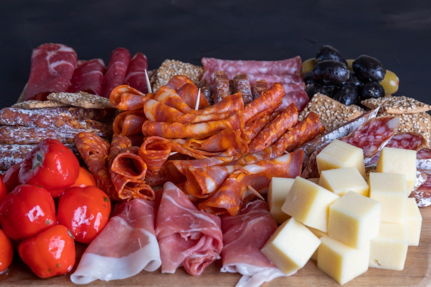how to put together a charcuterie board