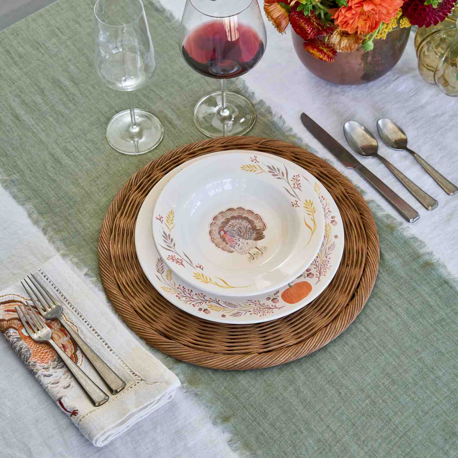 How to set your Thanksgiving table