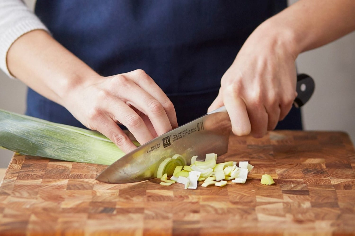 how to sharpen knives at home
