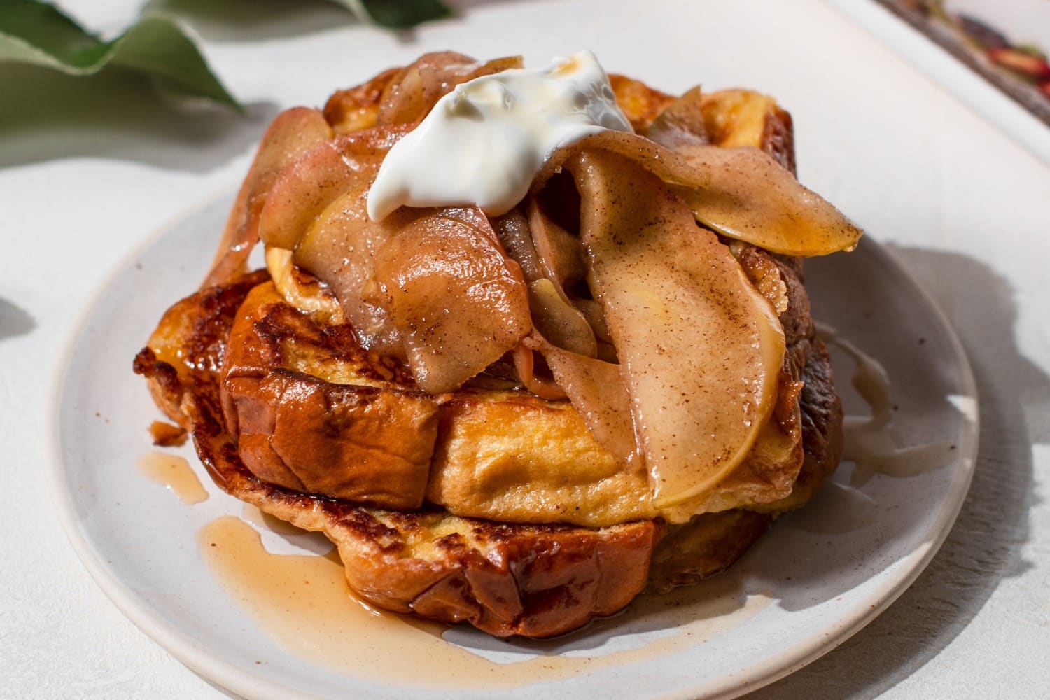 apple recipes for fall, french toast with apples