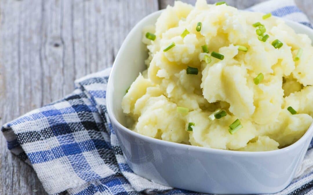 How To Peel Potatoes In Seconds With This Easy Kitchen Hack