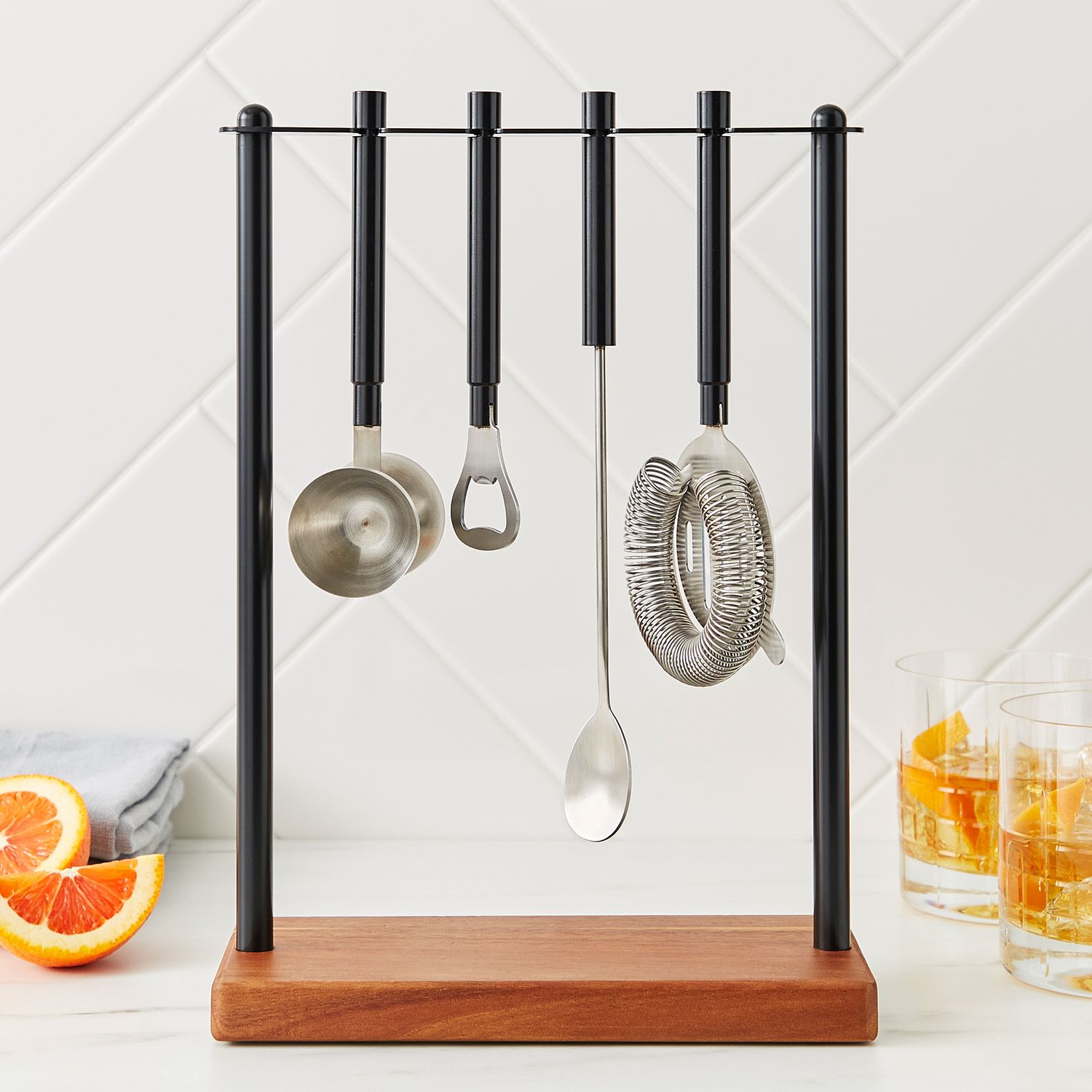 2023 sur la table holiday gift guide, gifts for mixologists, bar tool set