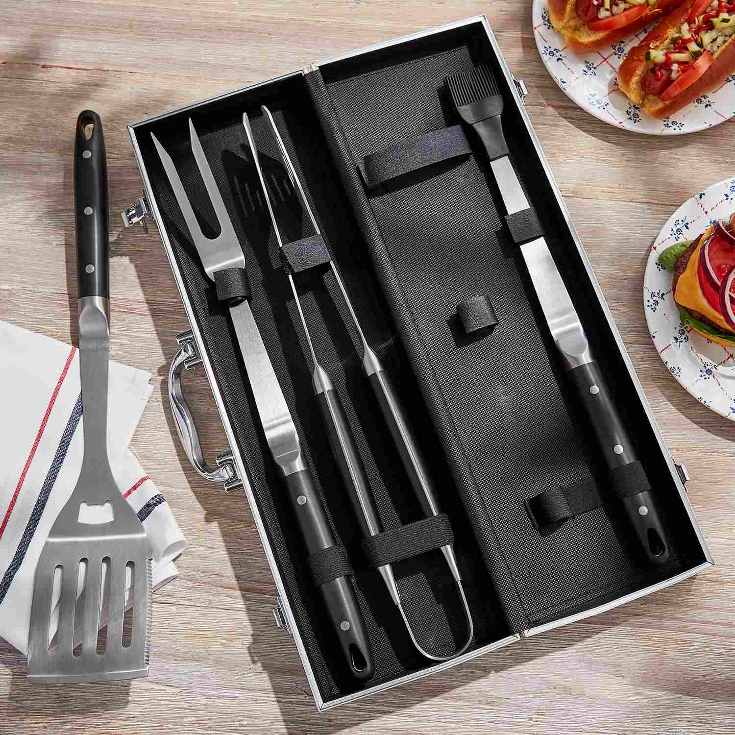 2023 holiday gift guide, gifts for grillers, bbq tool sets