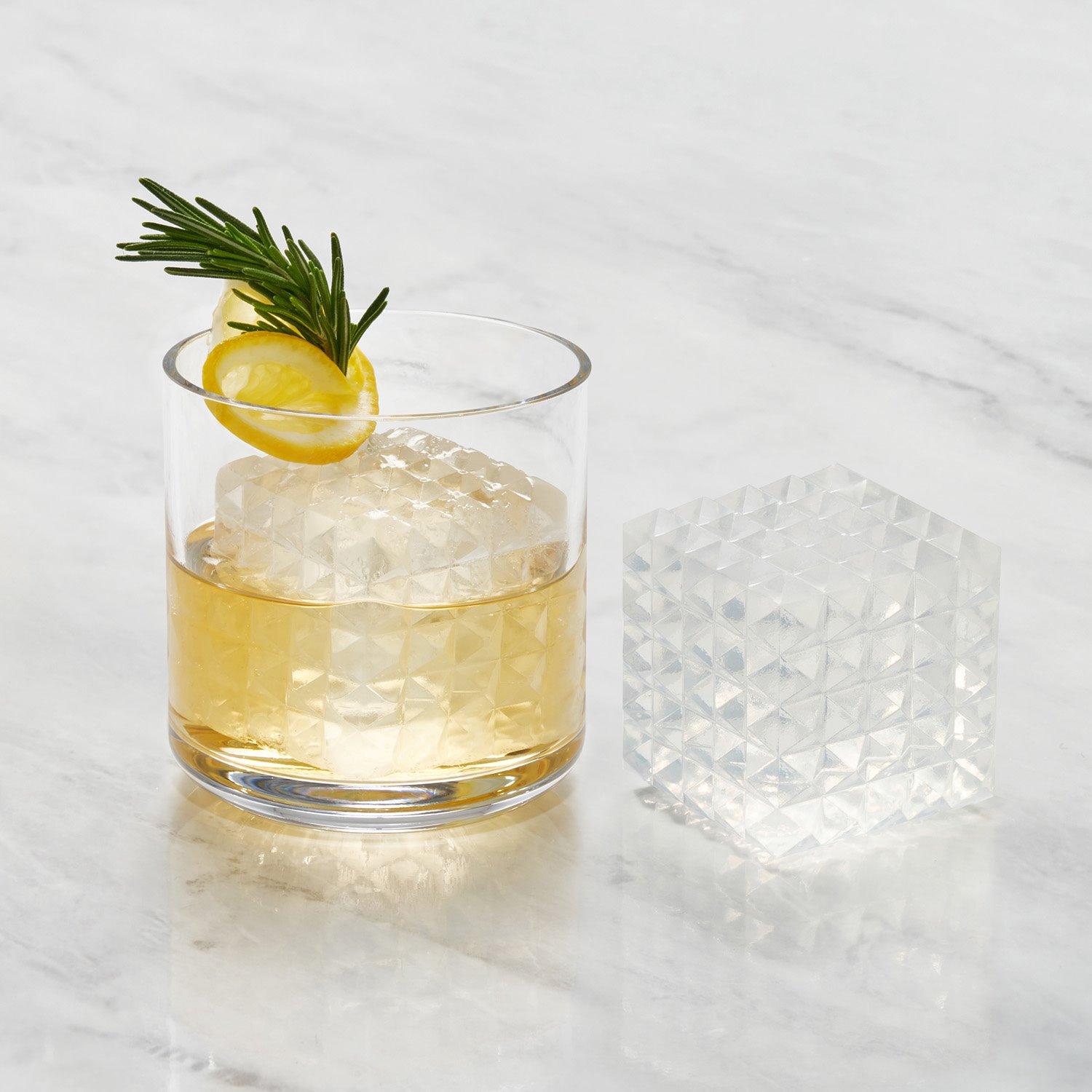 2023 sur la table holiday gift guide, gifts for bartenders, ice mold