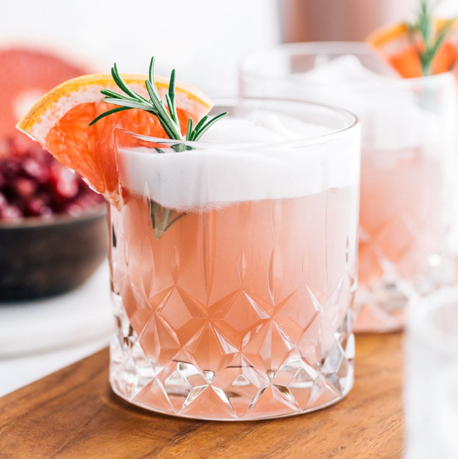 cocktails and mocktails for holiday parties