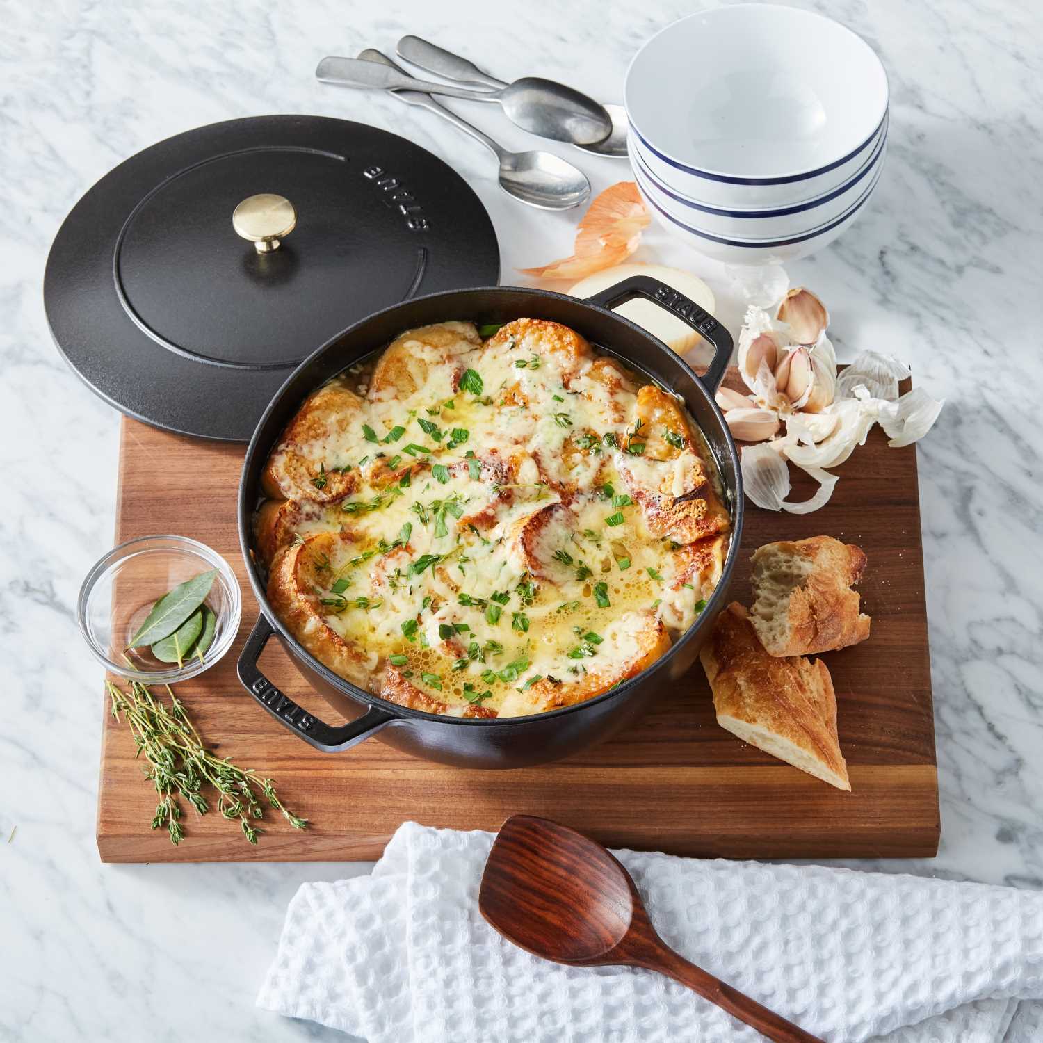 2023 sur la table holiday gift guide, gifts for the cook, staub gifts