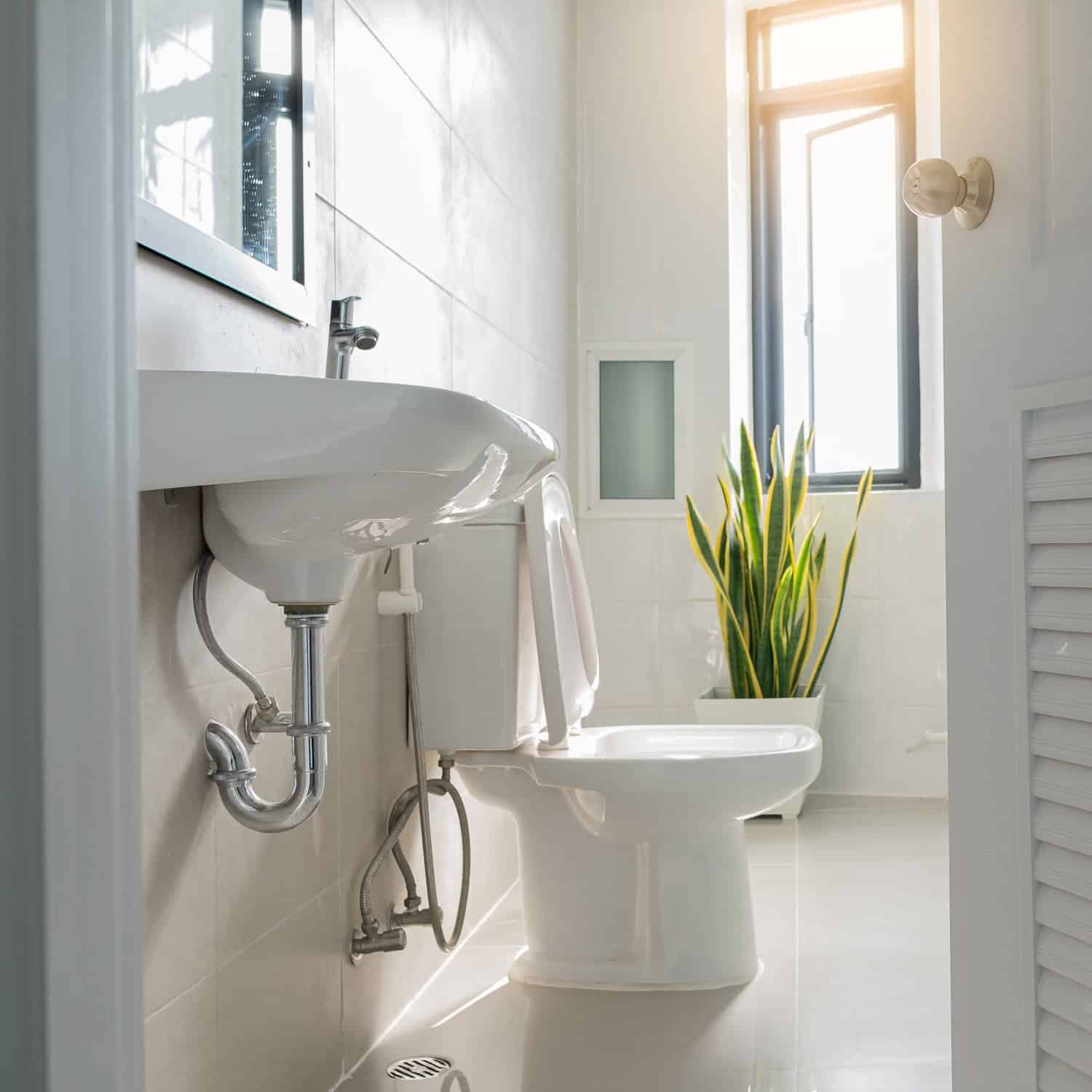 spring cleaning bathroom tips, how to spring clean, spring cleaning tips