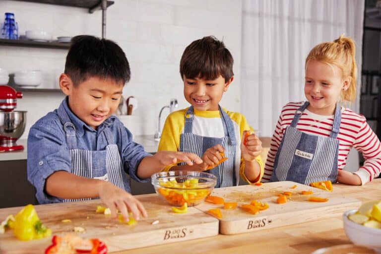 kids cooking classes, cooking classes for kids, teen cooking classes, summer activities for kids teens