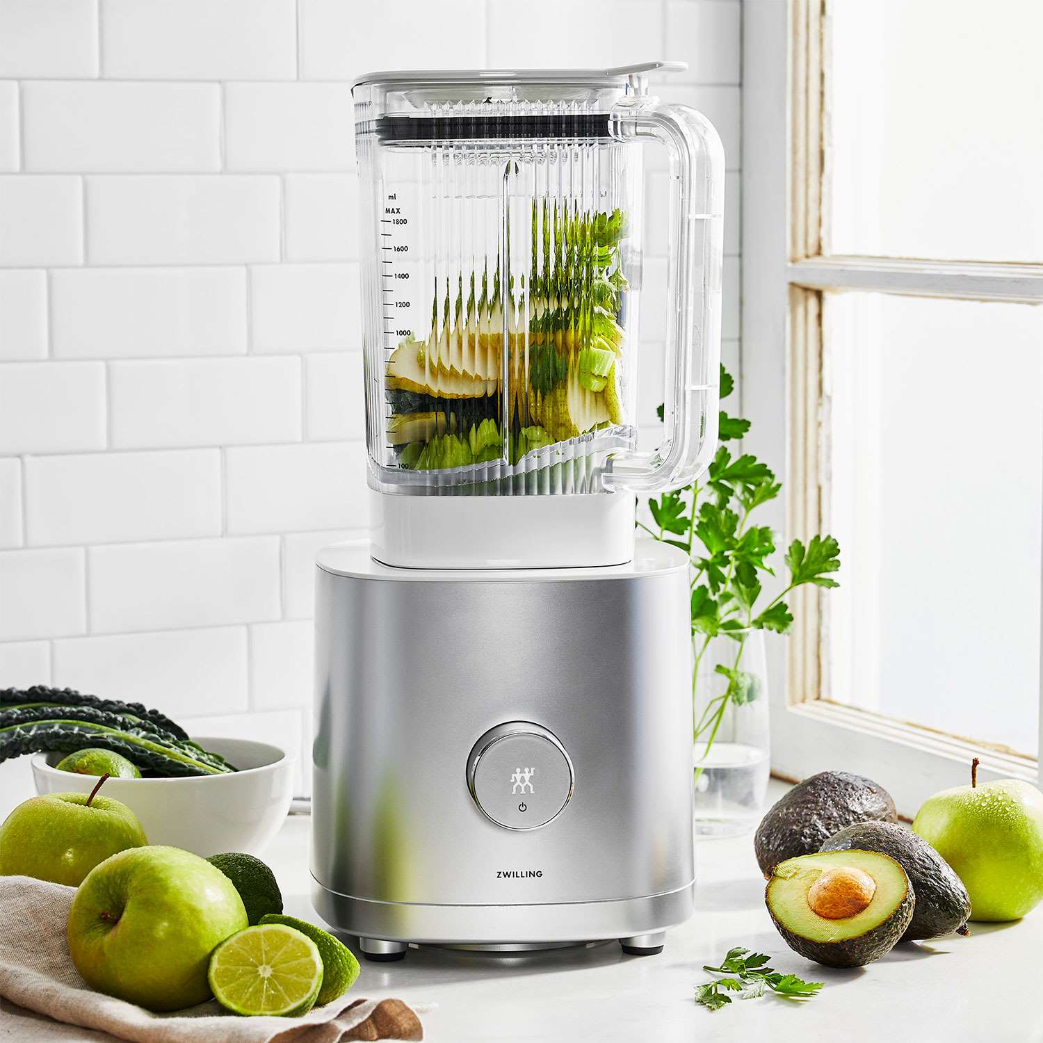 how to choose between a blender and food processor