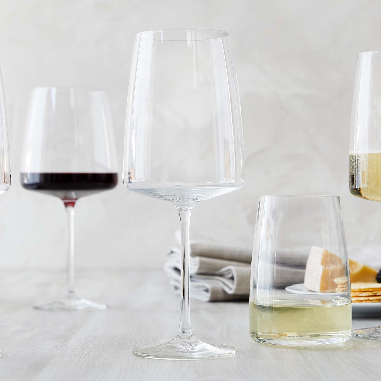 crystal wine glasses, glass wine glasses, schott zwiesel, glass versus crystal wine glasses