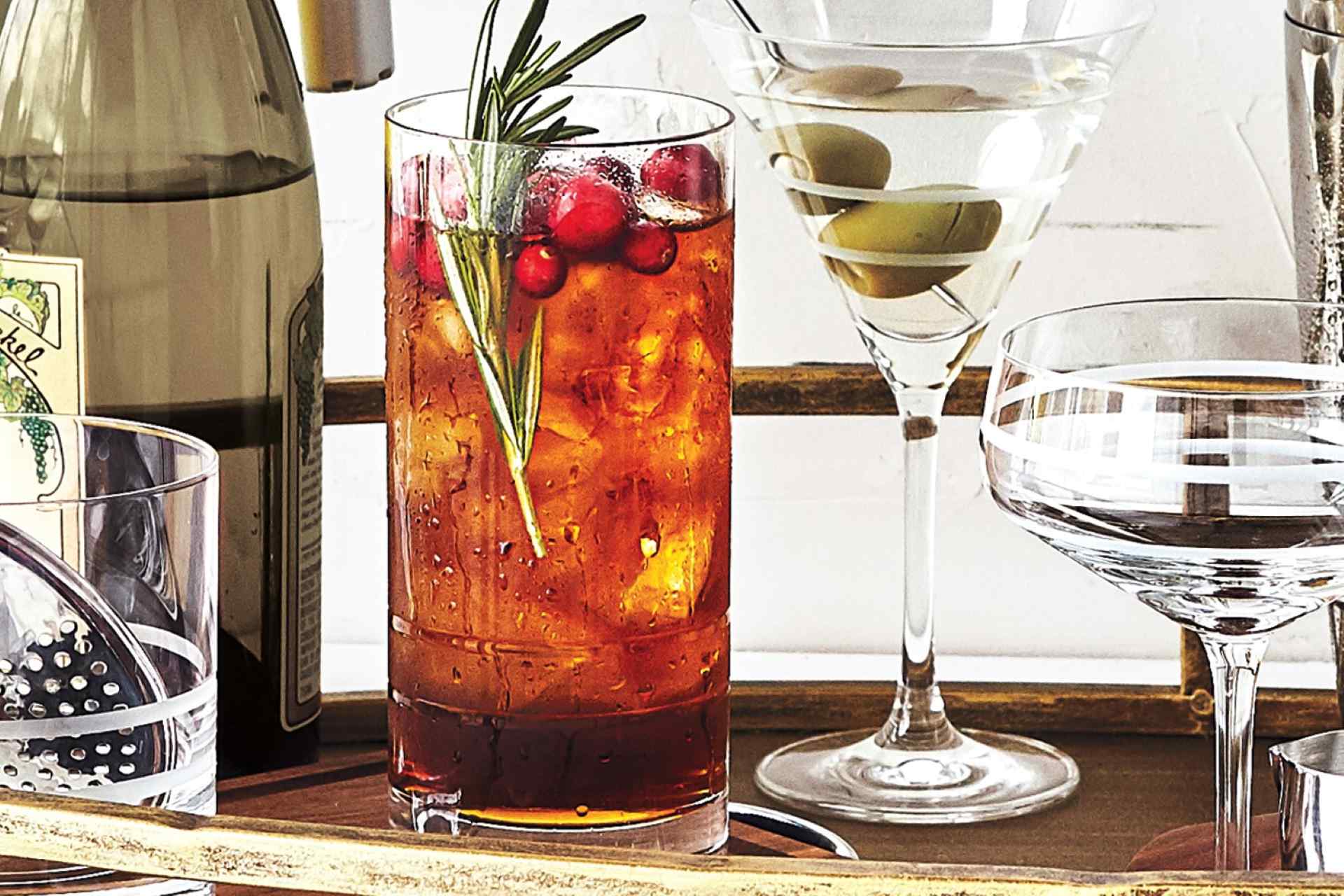 20 Cocktails and Mocktails For All Your Holiday Happenings