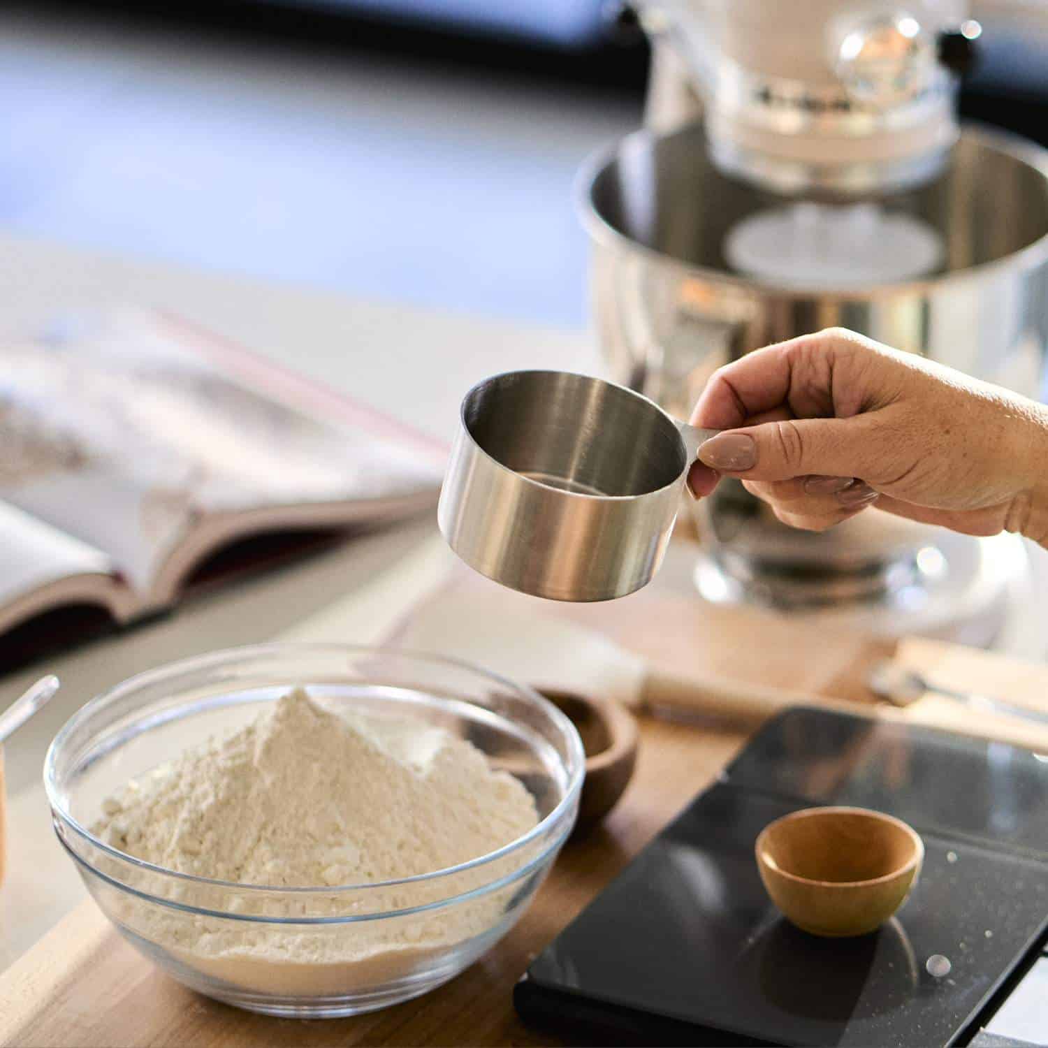 types of flour for baking, difference between bread flour and all-purpose flour, best flour for bread baking, gluten-free flour substitutes, what is rye flour used for